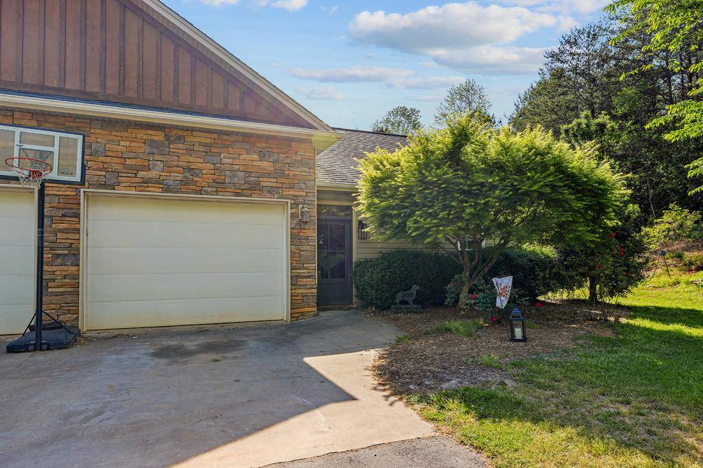 House for rent at 308 Sitton Shoals Rd, Seneca, SC 29678
