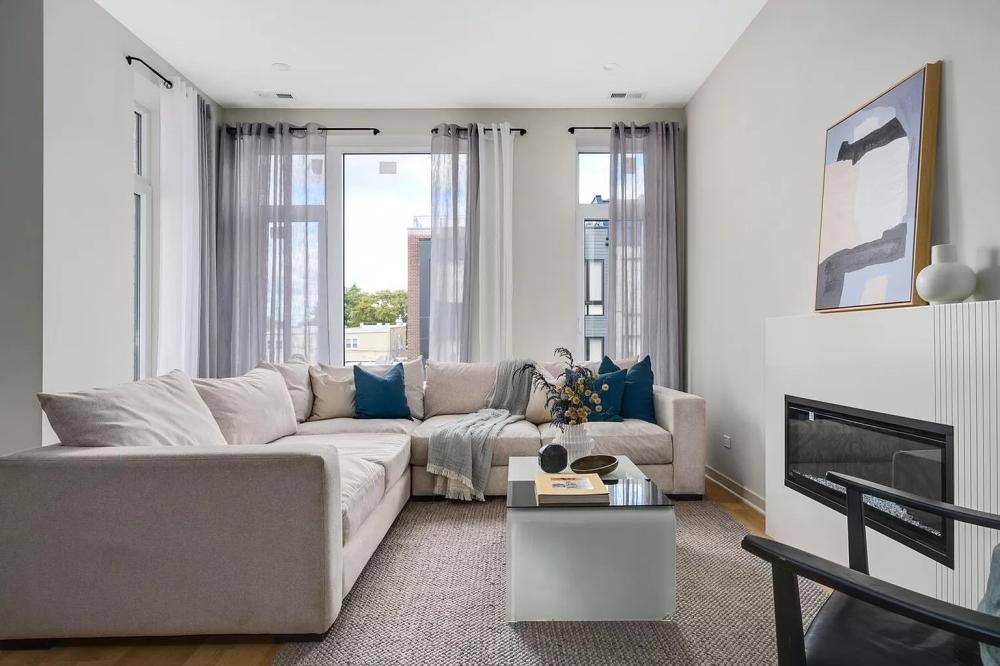 Apartment for rent at 4177 W Belmont, Chicago, IL 60641