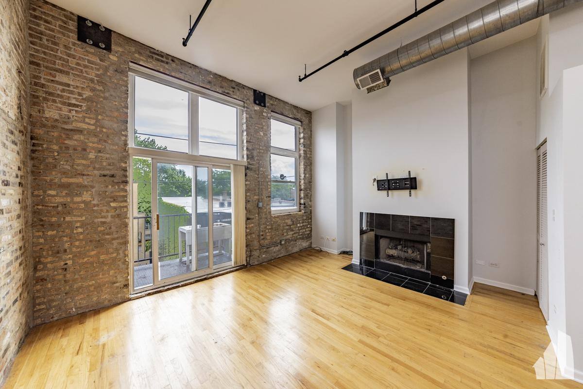 Apartment for rent at 1907 N Milwaukee #310, Chicago, IL 60647