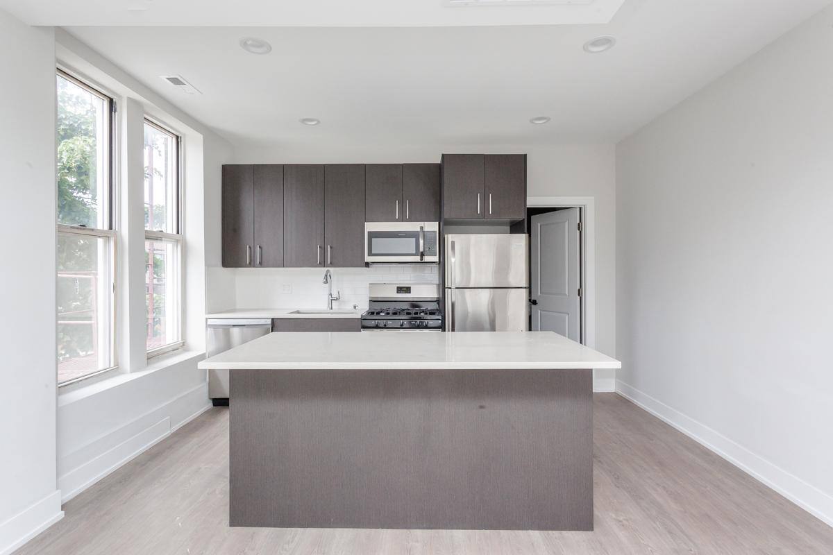 Apartment for rent at 818 W 18th, Chicago, IL 60608
