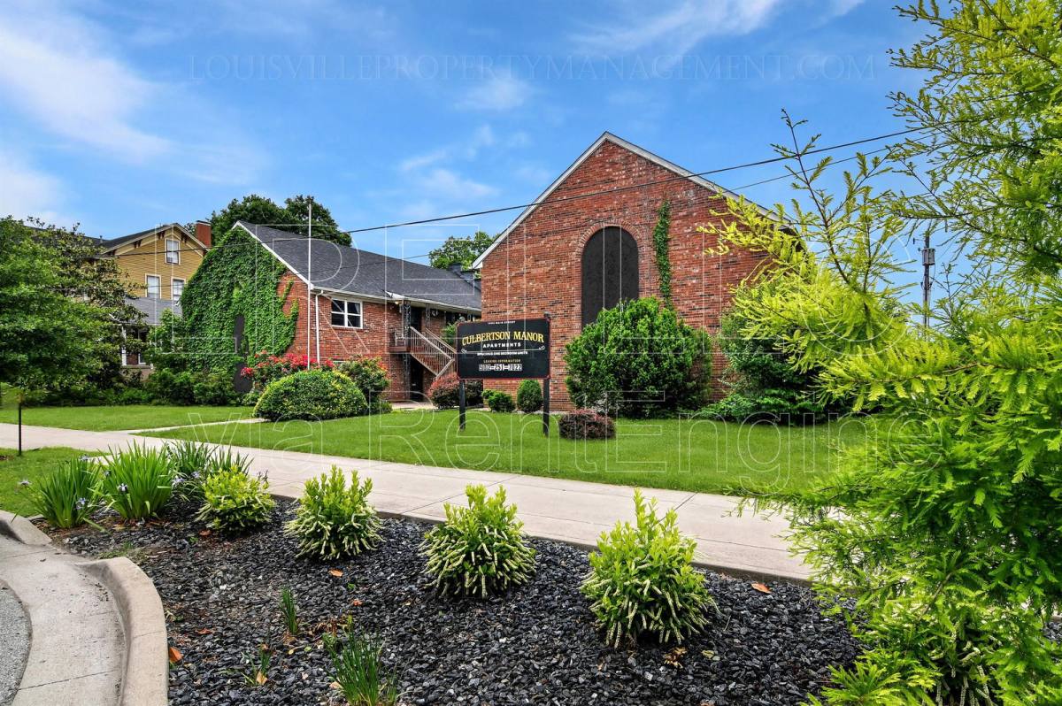 Apartment for rent at 1002 E Main St #1, New Albany, IN 47150