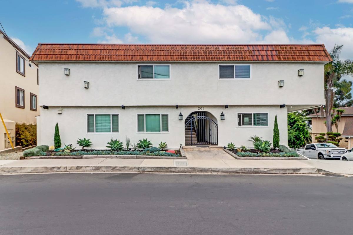 Apartment for rent at 207 W Marquita, San Clemente, CA 92672