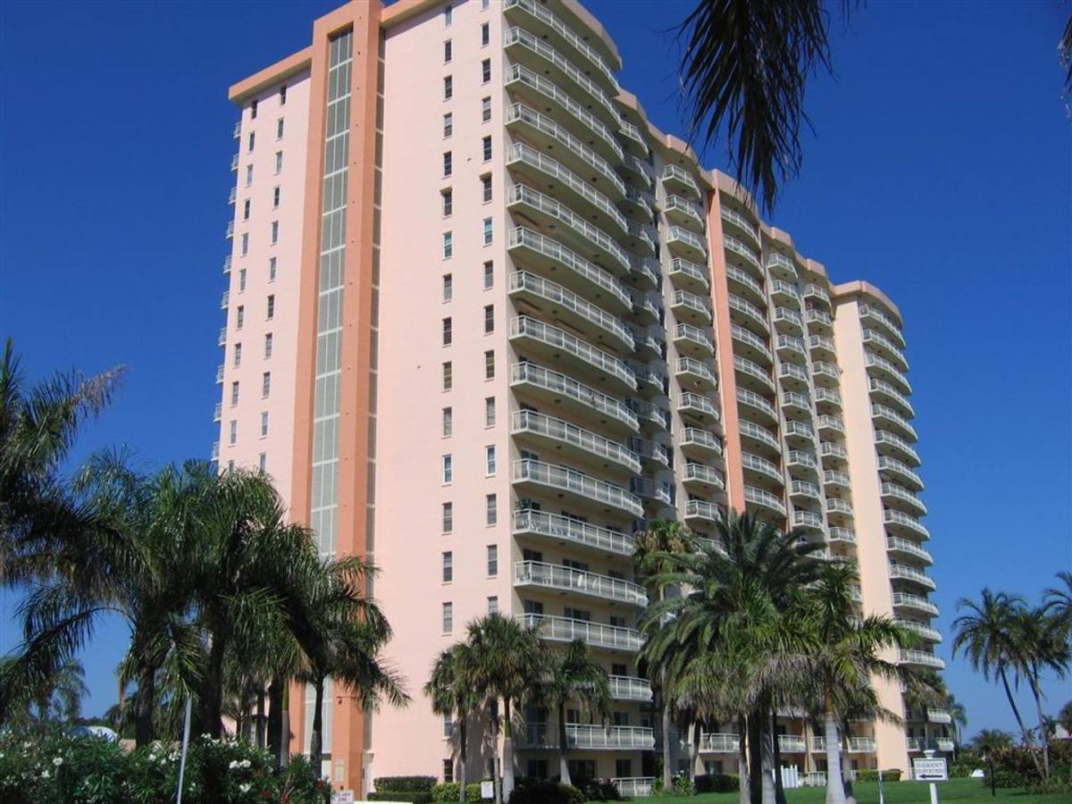 Condo for rent at 4900 Brittany Dr, Saint Petersburg, FL 33715