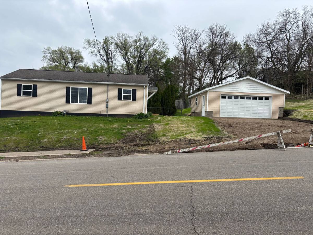 House for rent at 1001 S 10th St, Clinton, IA 52732