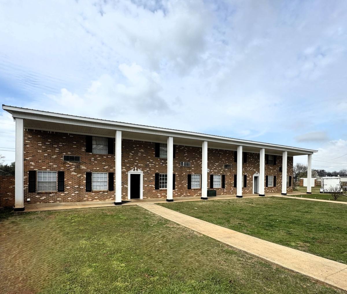 Apartment for rent at 206 Cloverleaf Dr, Athens, AL 35611