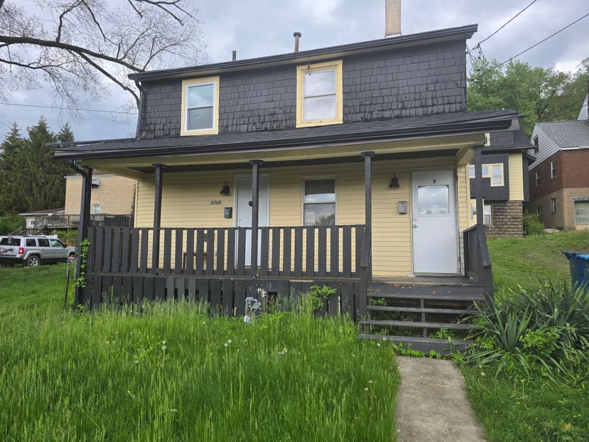 Apartment for rent at 5728 Madison Dr, Verona, PA 15147