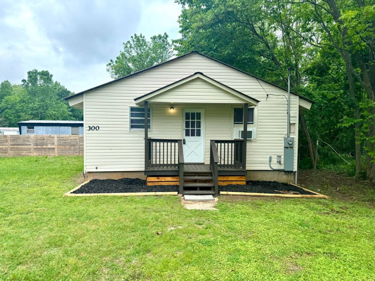 House for rent at 300 Bundrum Dr NW, Jacksonville, AL 36265
