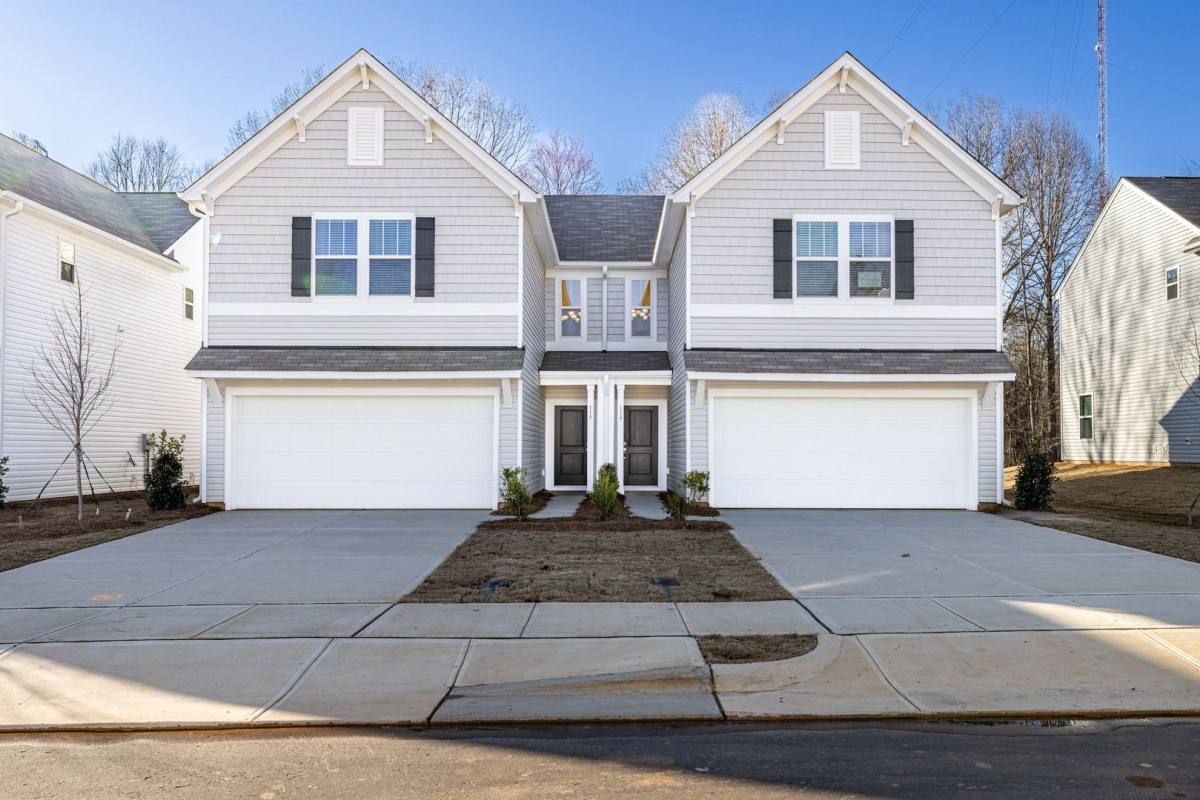 Townhouse for rent at 100 Gaelic Dr, Statesville, NC 28625