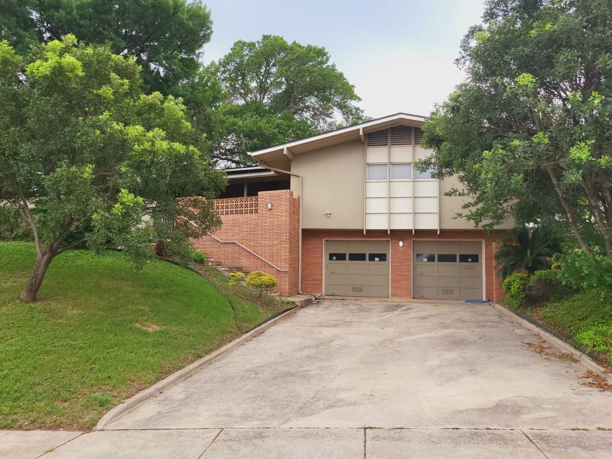 House for rent at 603 W Crestline Dr, San Antonio, TX 78228