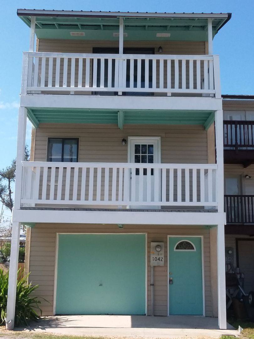 Townhouse for rent at 1042 Brannon Place, Panama City, FL 32404