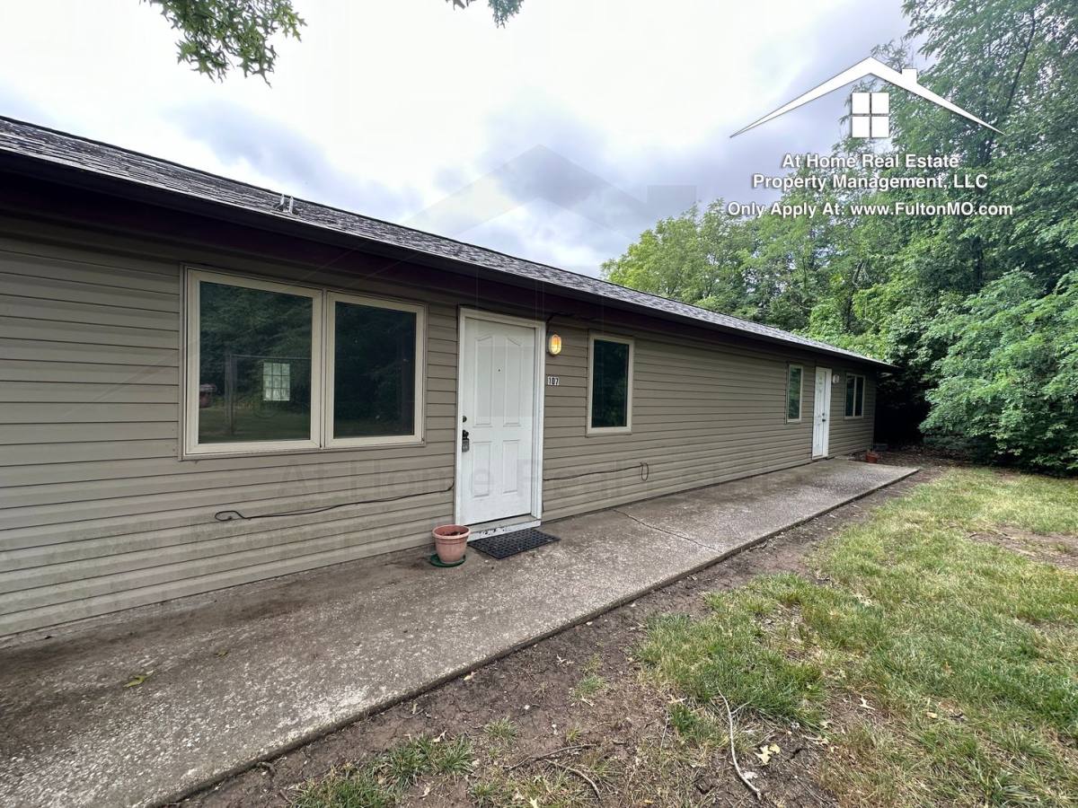 Apartment for rent at 107 Spruce Dr, Fulton, MO 65251
