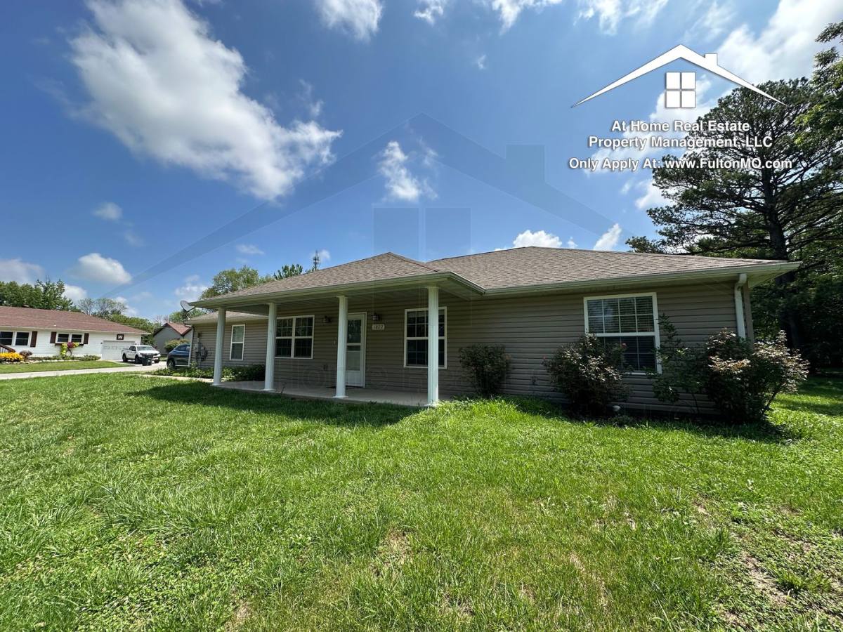 House for rent at 1002 Cote Sans Dessein Rd, Fulton, MO 65251