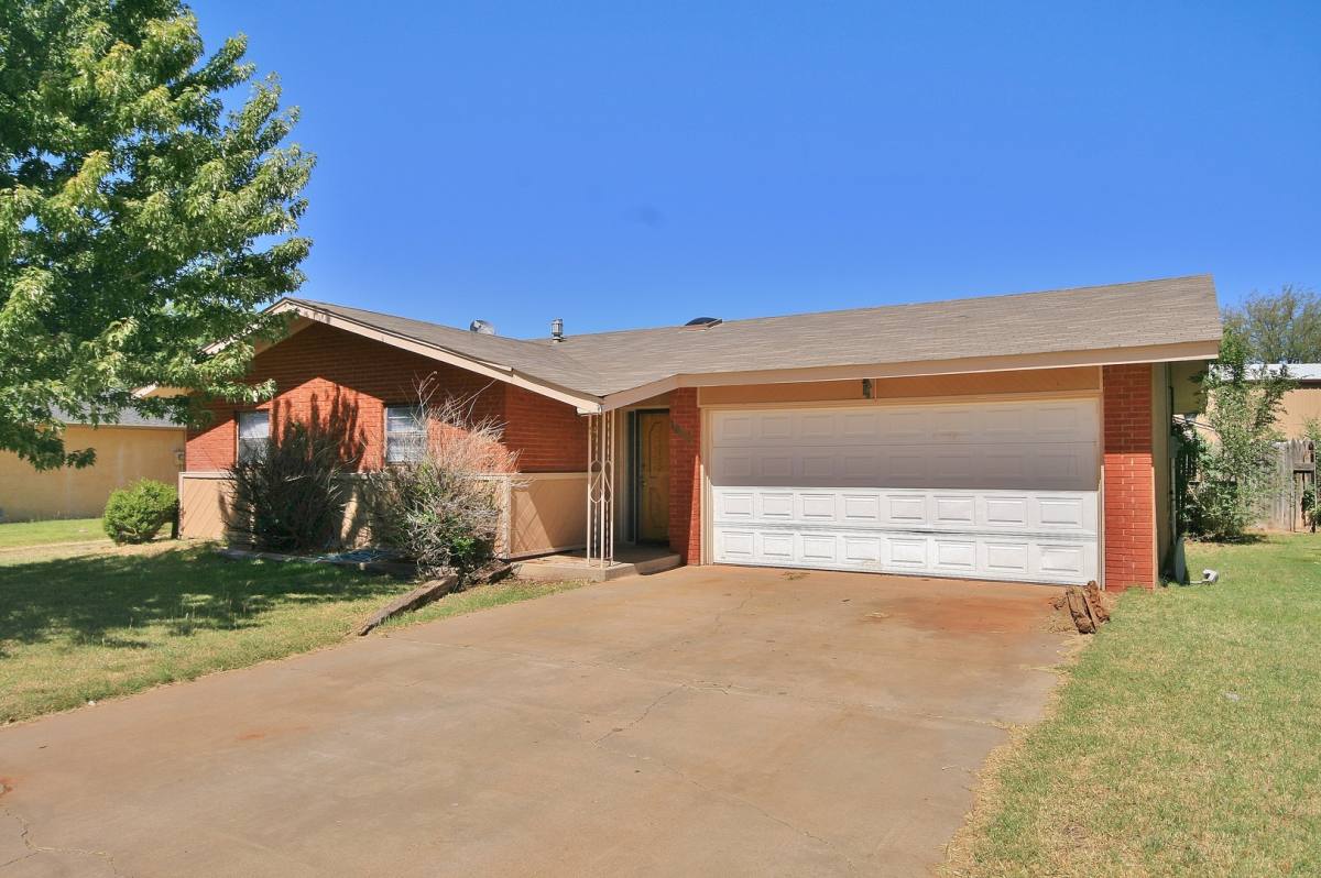 House for rent at 1900 Weeden Dr, Clovis, NM 88101