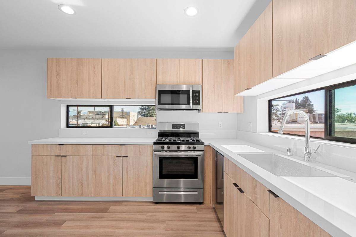 Apartment for rent at 14802 Vanowen St, Van Nuys, CA 91405