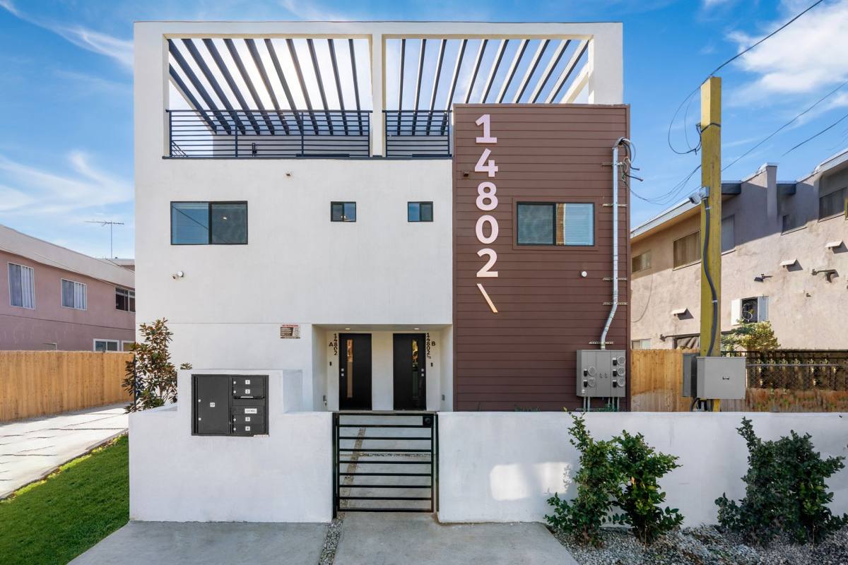 Apartment for rent at 14802 Vanowen St, Van Nuys, CA 91405