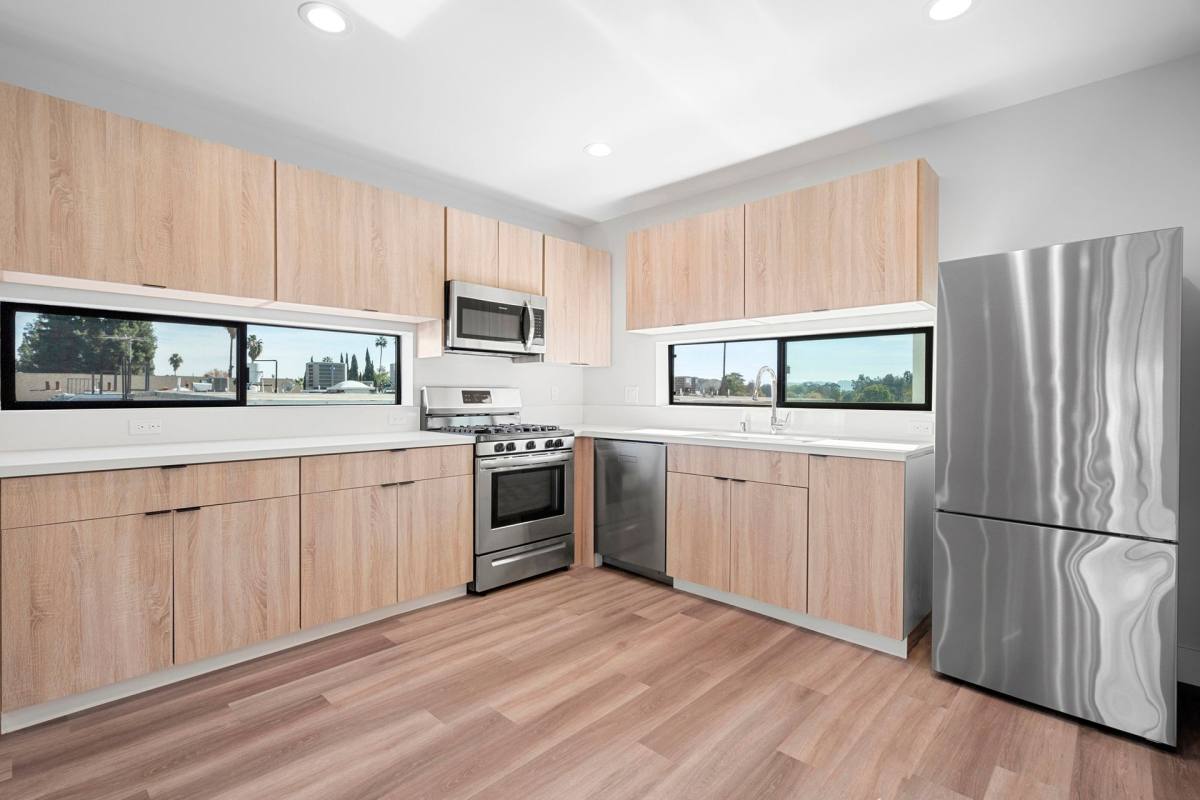 Apartment for rent at 14802 Vanowen St, Van Nuys, CA 91405