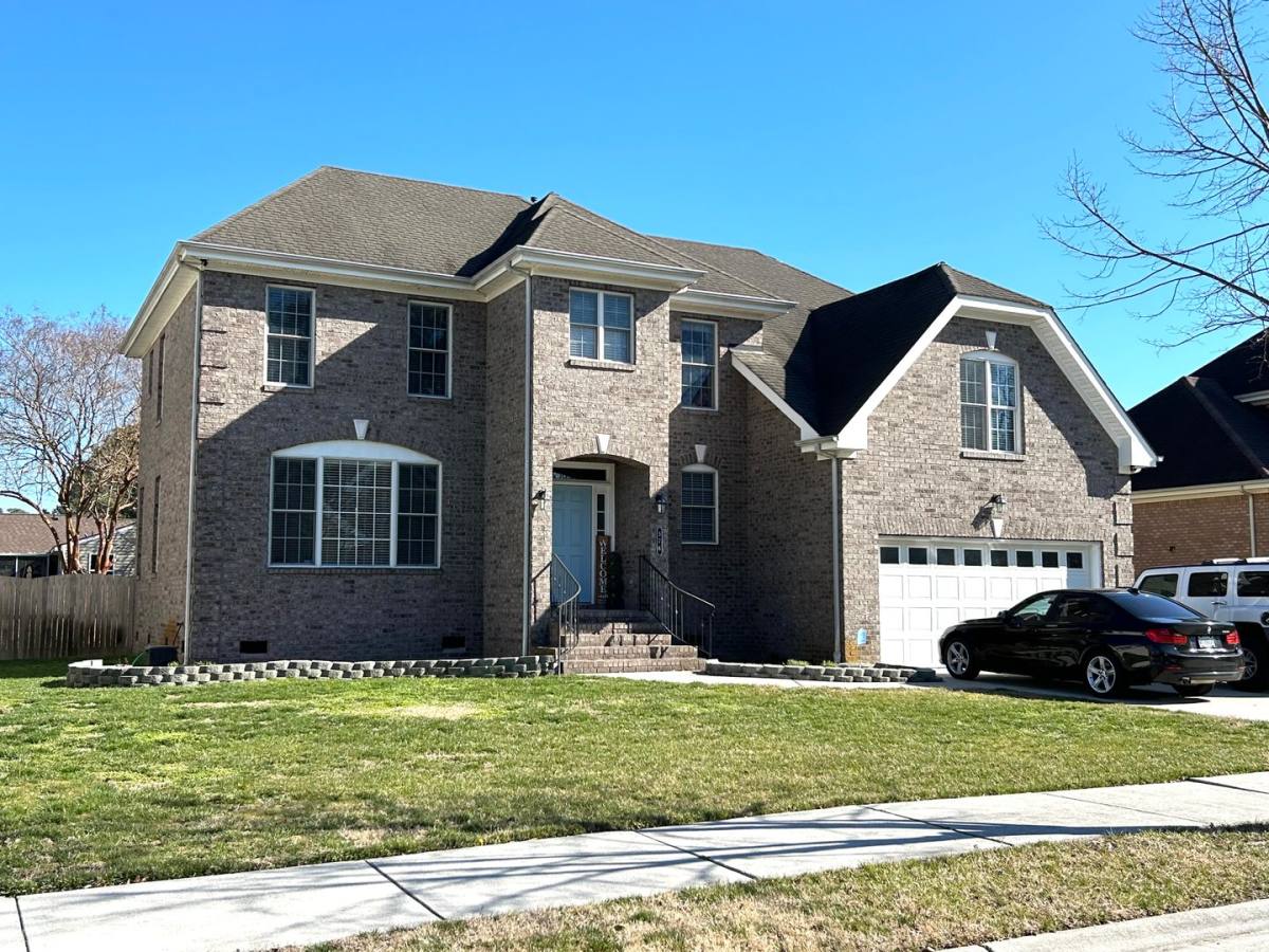 House for rent at 576 Hunts Pointe Dr, Virginia Beach, VA 23464