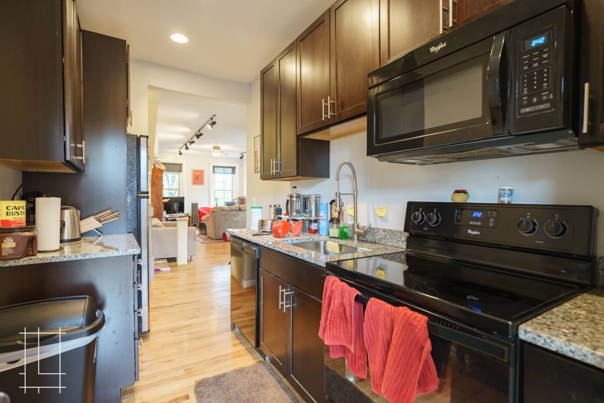 Apartment for rent at 1489 E Broad St, Columbus, OH 43205