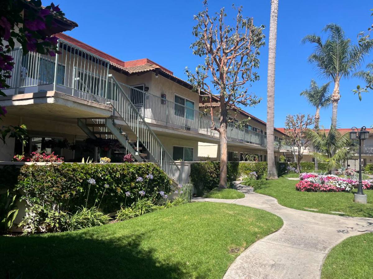 Apartment for rent at 13750 La Pat Place, Westminster, CA 92683