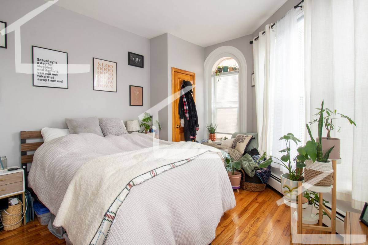 Apartment for rent at 117 Elm St #22, West Newton, MA 02465