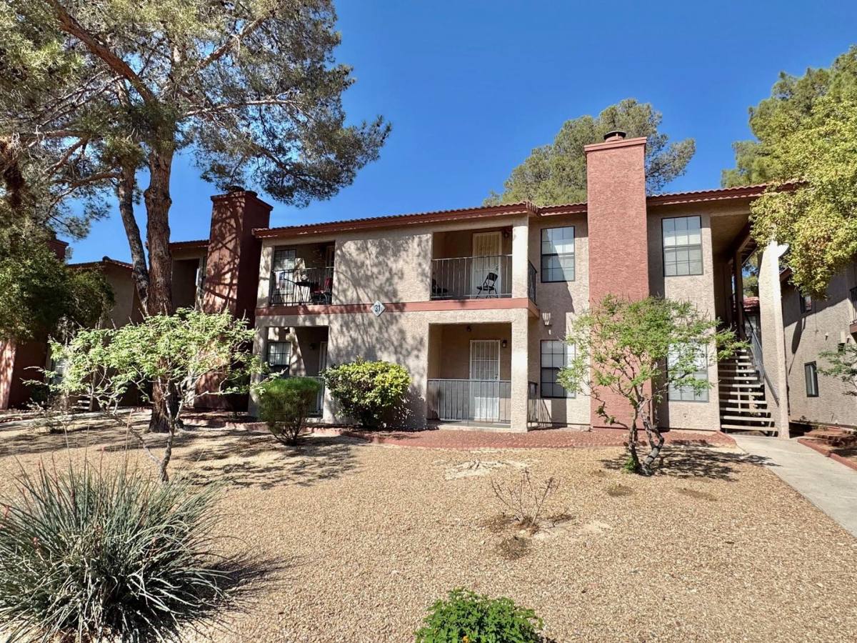 Condo for rent at 5576 W Rochelle, Las Vegas, NV 89103