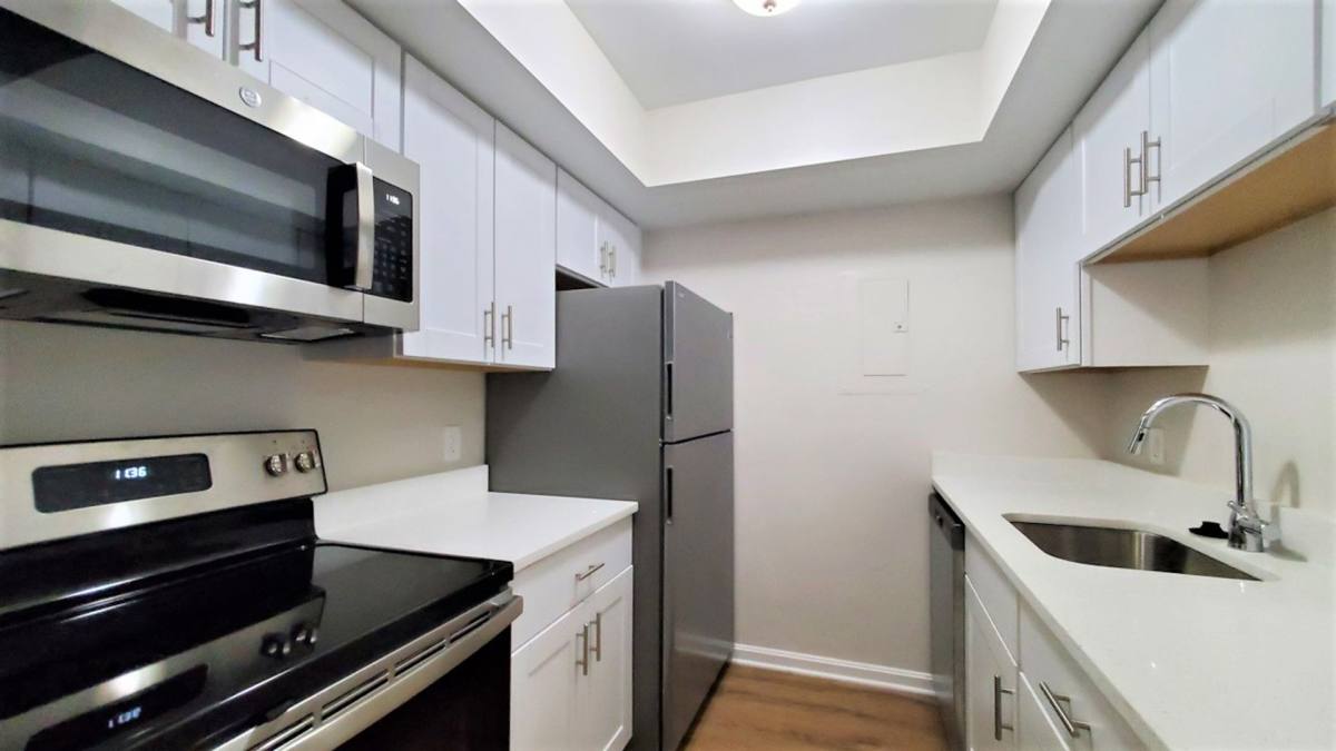 18308 Streamside Dr, Gaithersburg, MD 20879