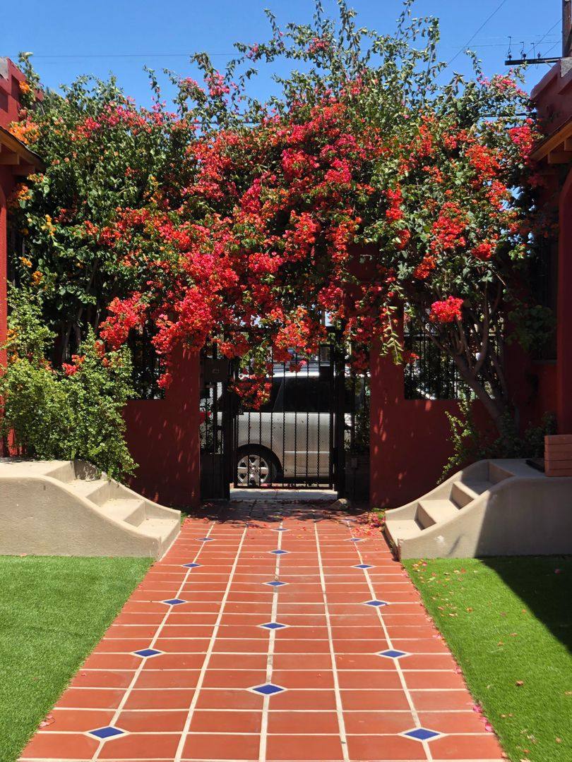 Apartment for rent at 2801 S Budlong Ave, Los Angeles, CA 90007