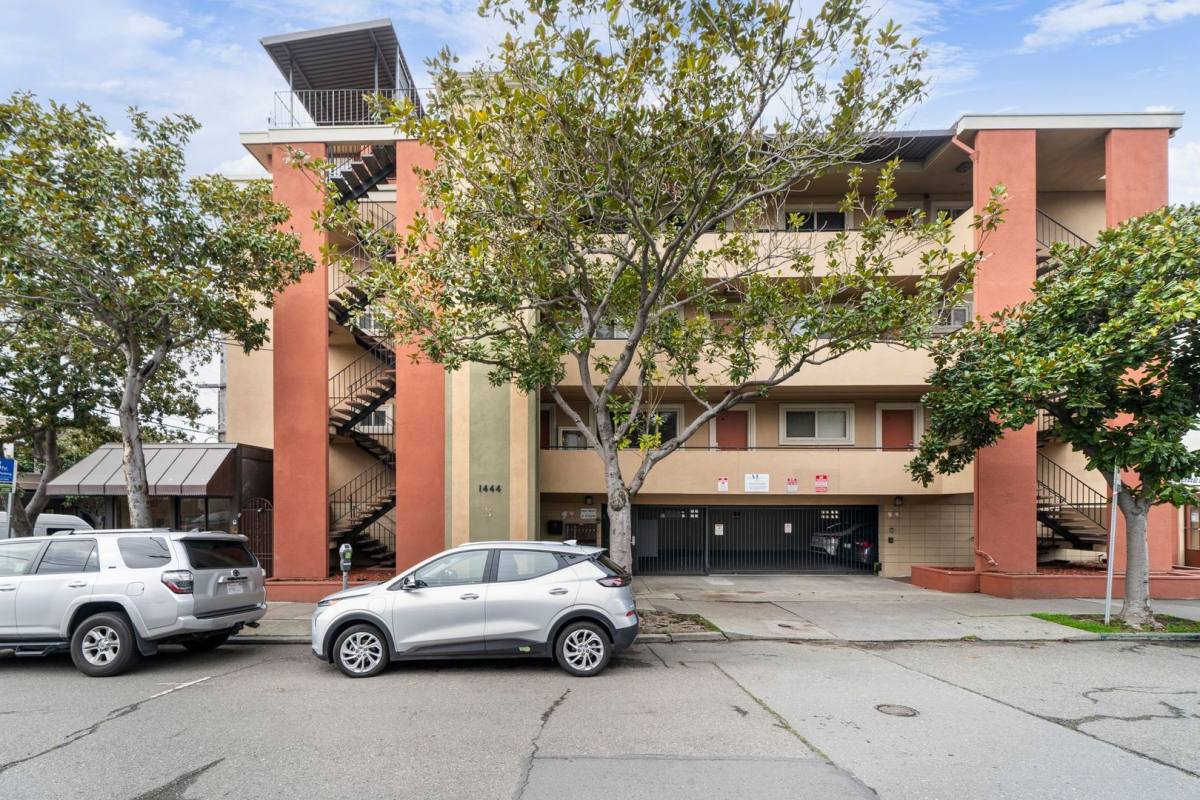 Apartment for rent at 1444 Walnut St, Berkeley, CA 94709