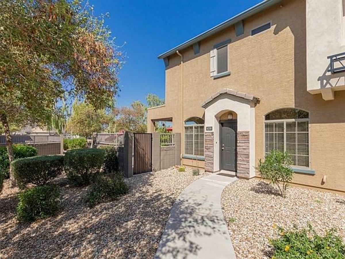 Townhouse for rent at 458 N 168th Lane, Goodyear, AZ 85338
