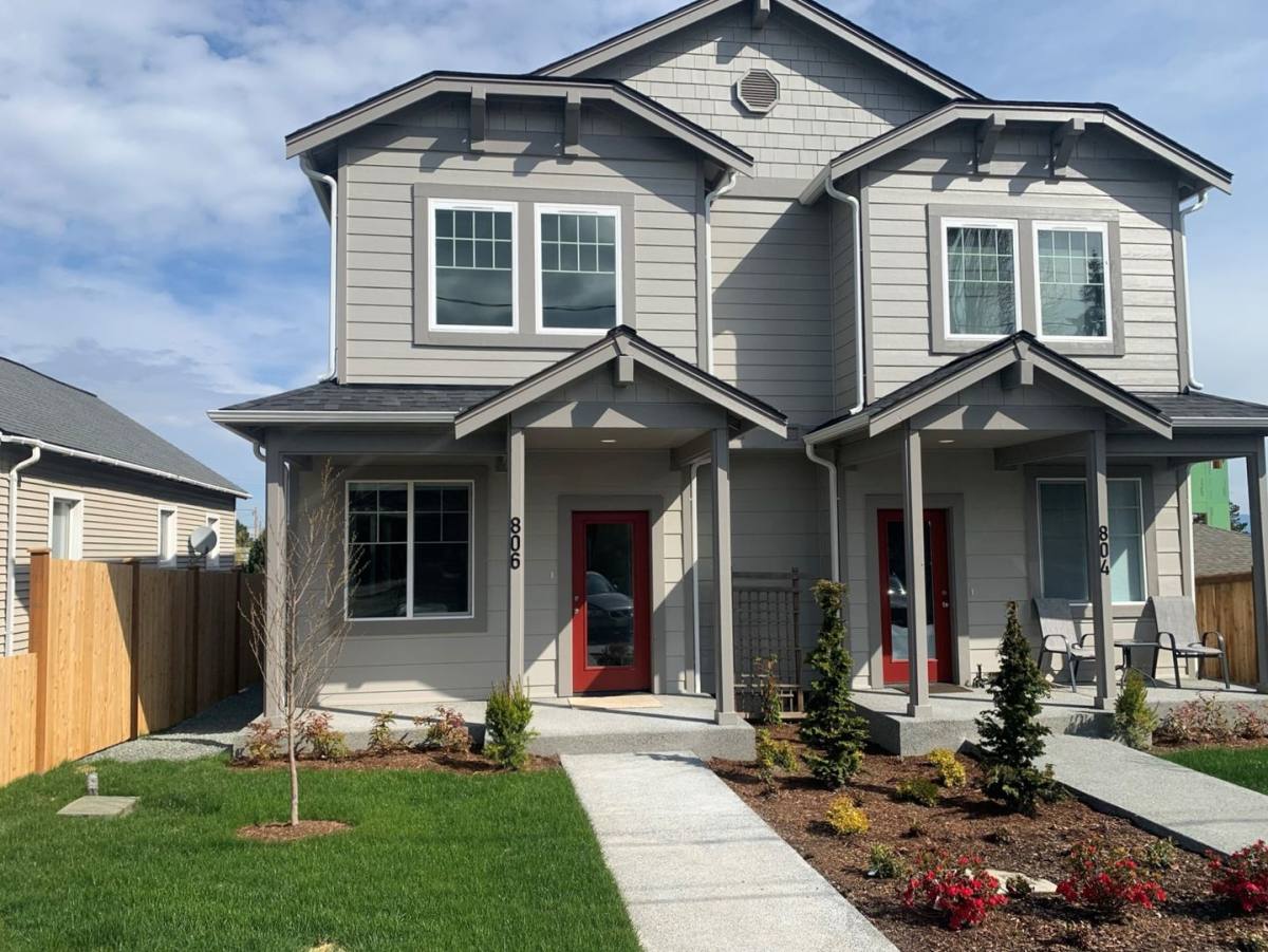 Apartment for rent at 804-806 33rd St, Anacortes, WA 98221