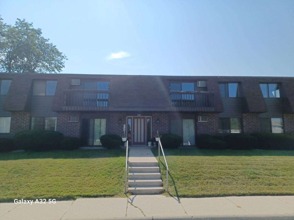 Apartment for rent at 1015 Willow Ave, Sheboygan, WI 53083
