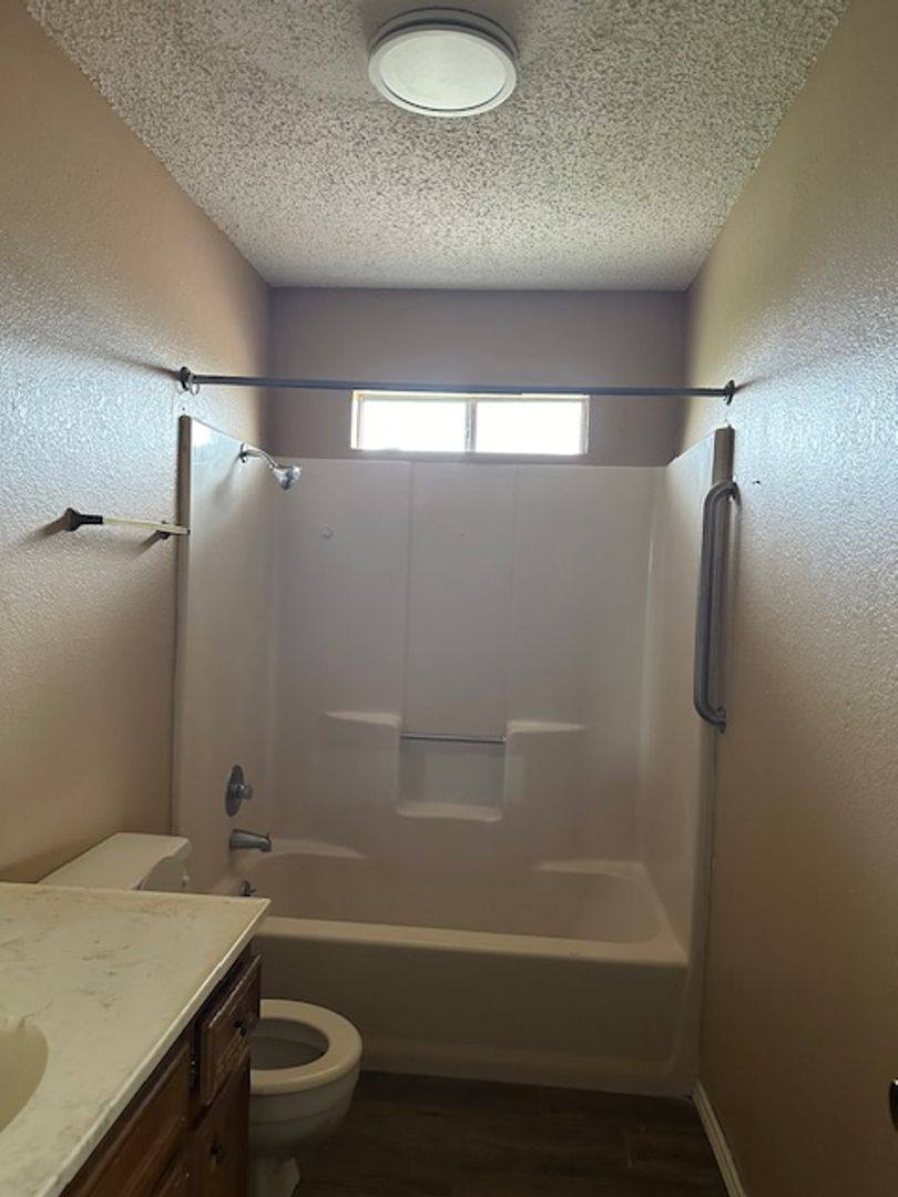 Apartment for rent at 620 E Underpass Ave, McAllen, TX 78501