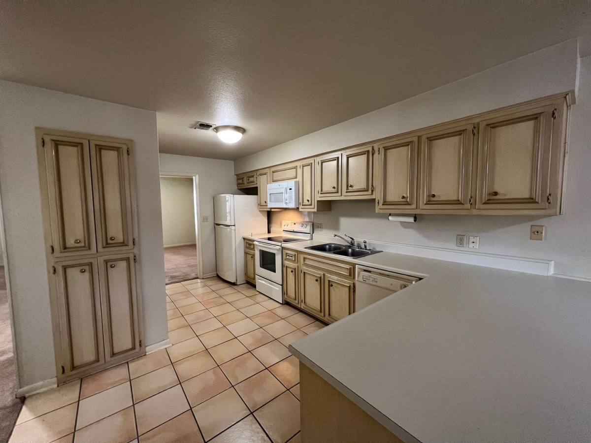 Condo for rent at 2611 Eisenhauer Rd, San Antonio, TX 78209