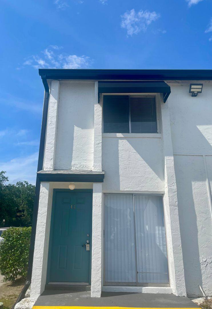Apartment for rent at 4149 S Semoran Blvd, Bldg #11, Orlando, FL 32822
