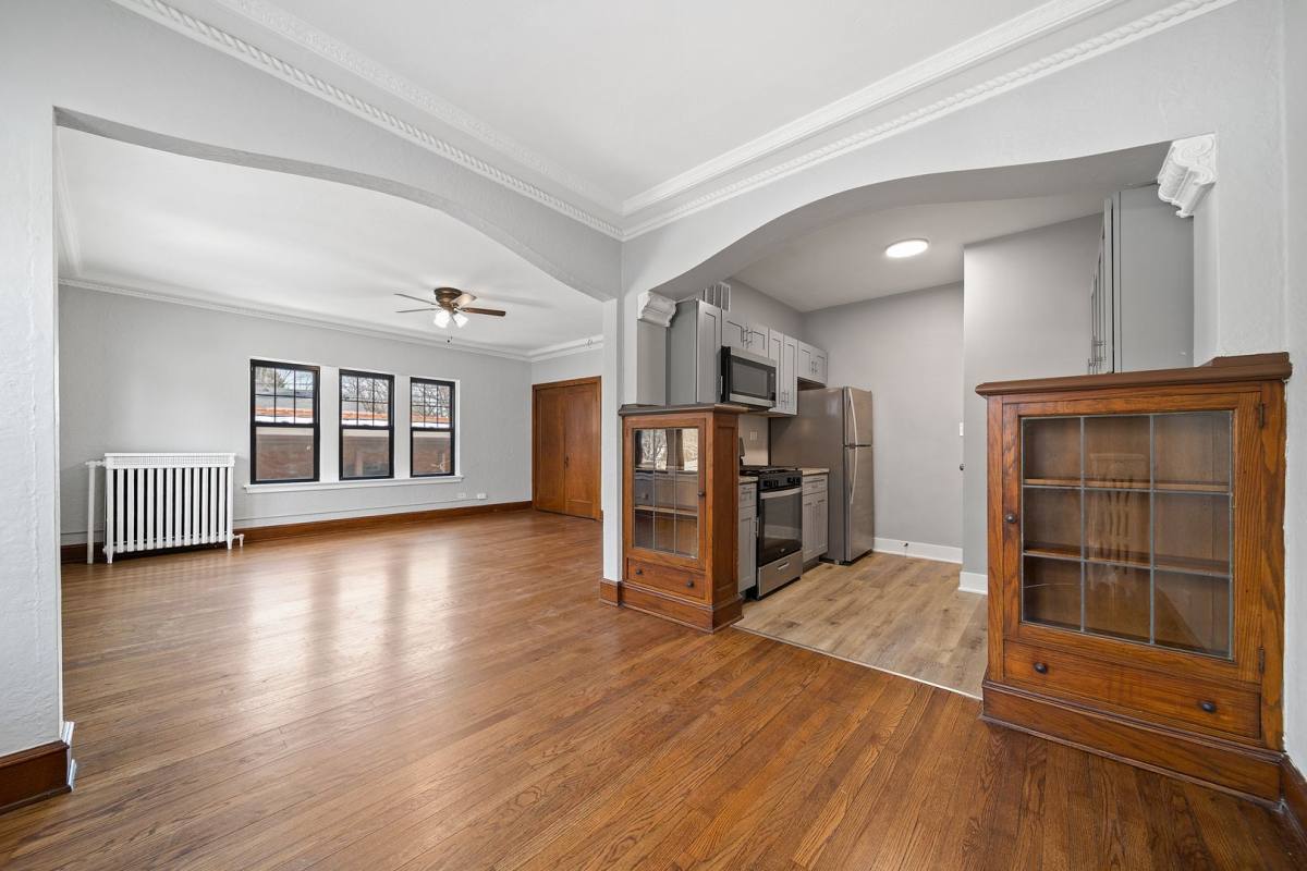 Apartment for rent at 1425 N Ave #208, Waukegan, IL 60085