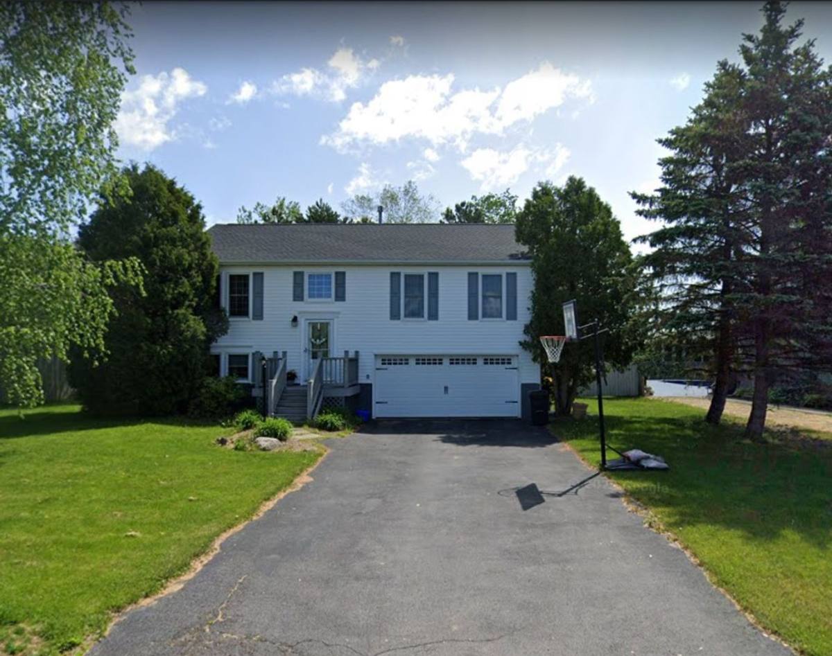House for rent at 9482 Glengarriff Dr, Brewerton, NY 13029
