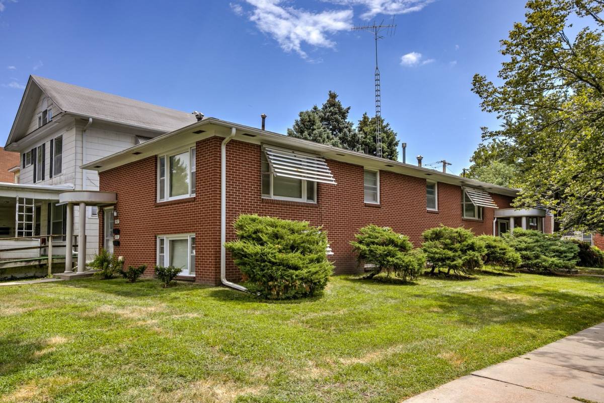 Apartment for rent at 1501 F St, Lincoln, NE 68508