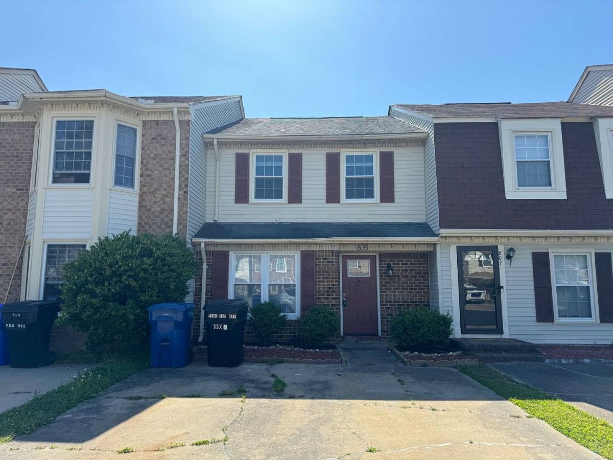 Townhouse for rent at 805 Pencil Box Way, Virginia Beach, VA 23462