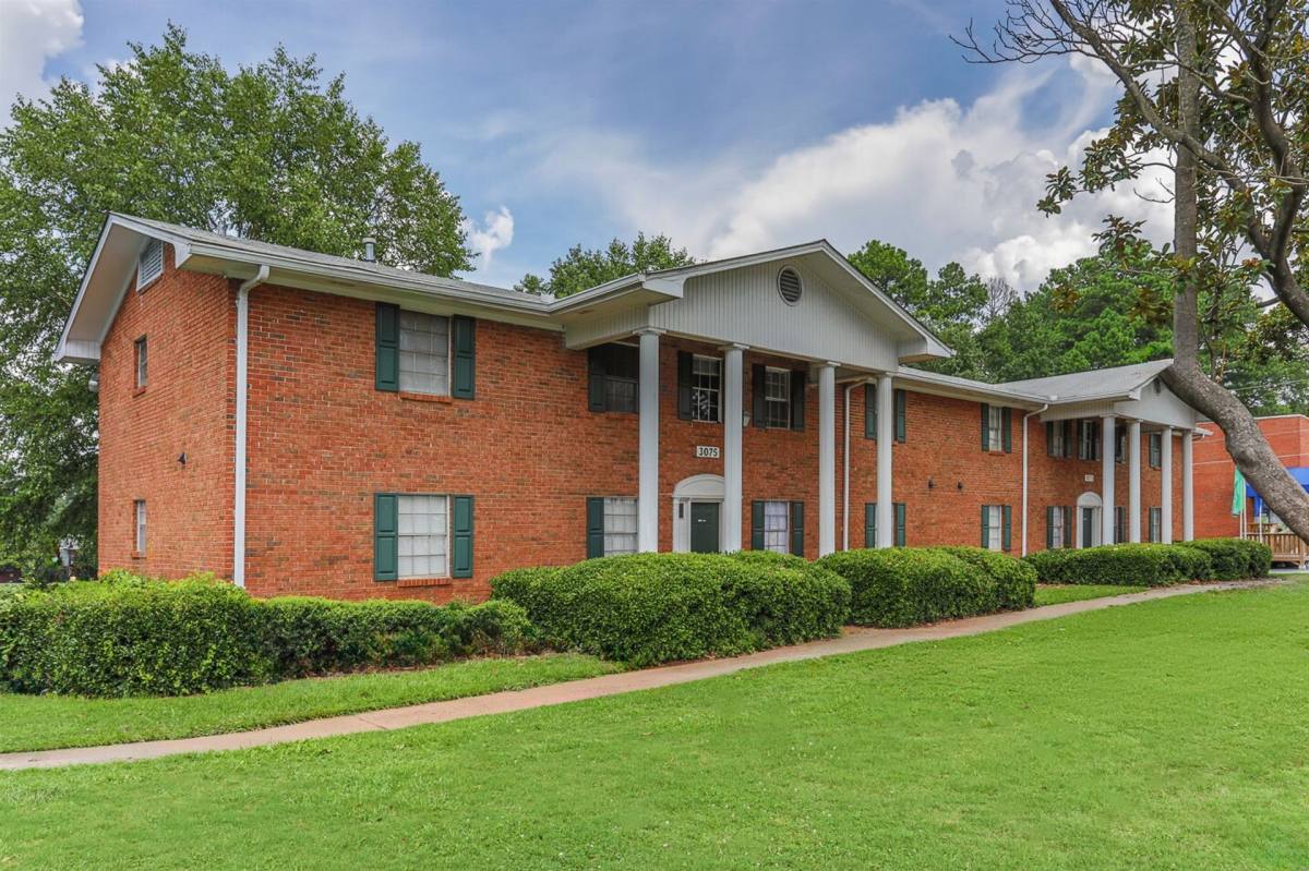 Townhouse for rent at 3073 Washington Rd, Atlanta, GA 30344