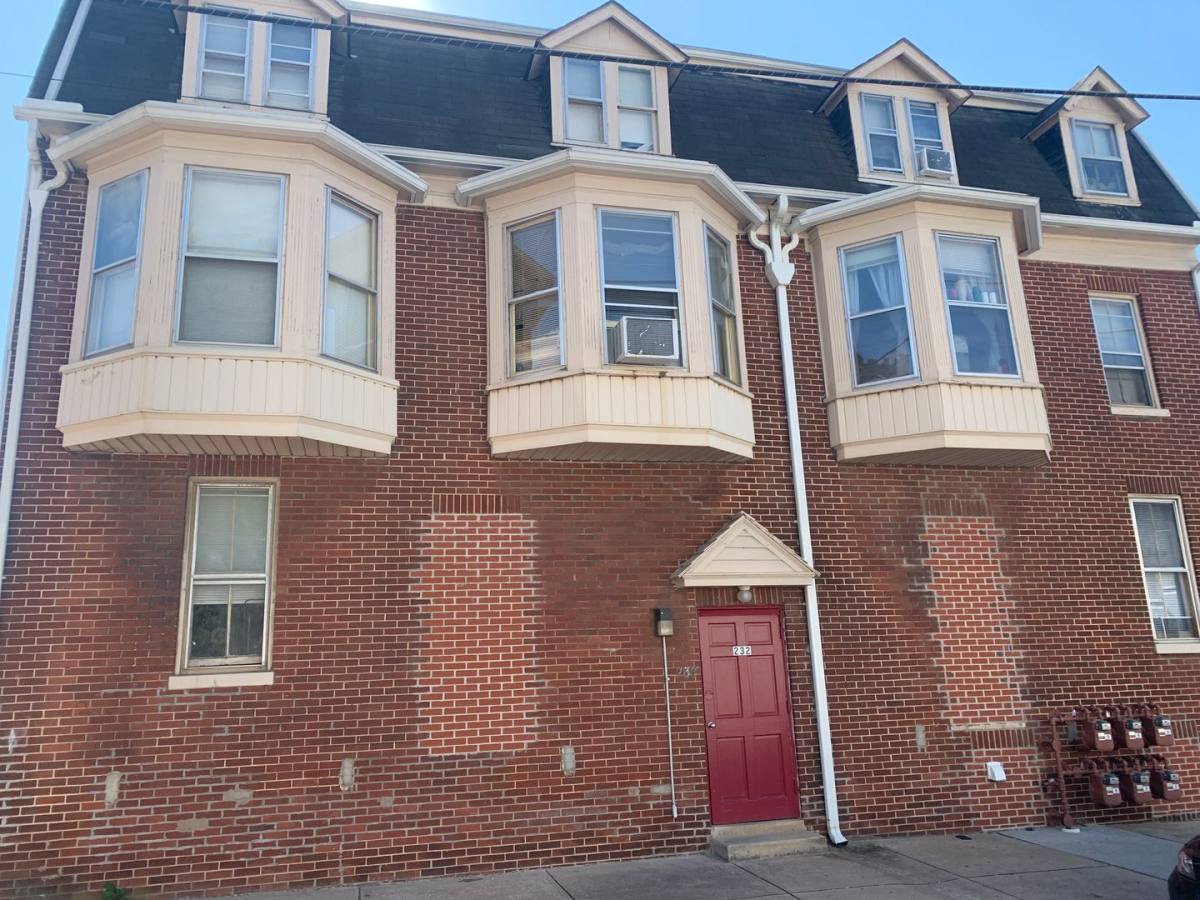 Apartment for rent at 232 E King St #6, York, PA 17403