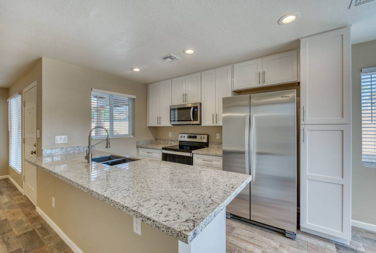 Townhouse for rent at 520 W Tonopah Dr, Phoenix, AZ 85027