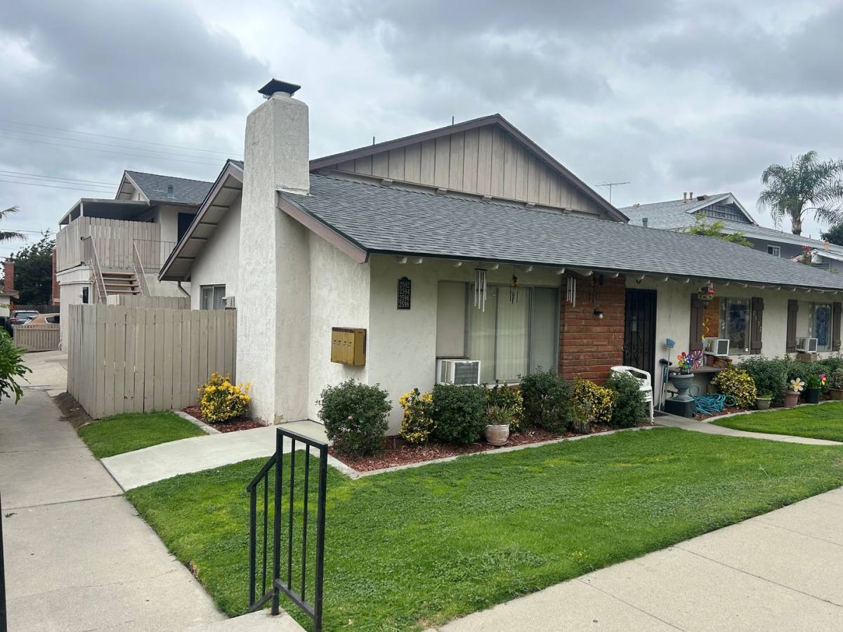 Apartment for rent at 2592-2598 N Bourbon St, Orange, CA 92865