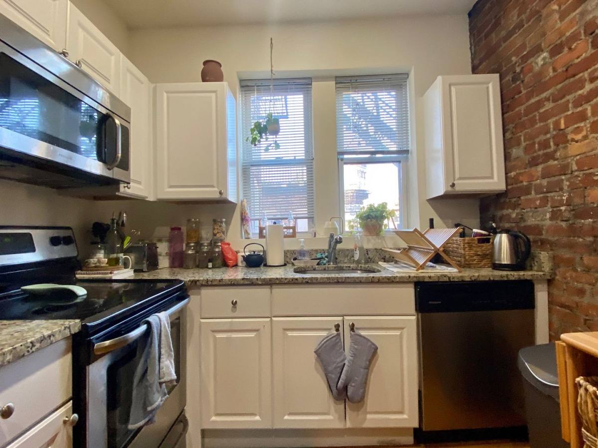 House for rent at 12 Cleveland Place #4D, Boston, MA 02113