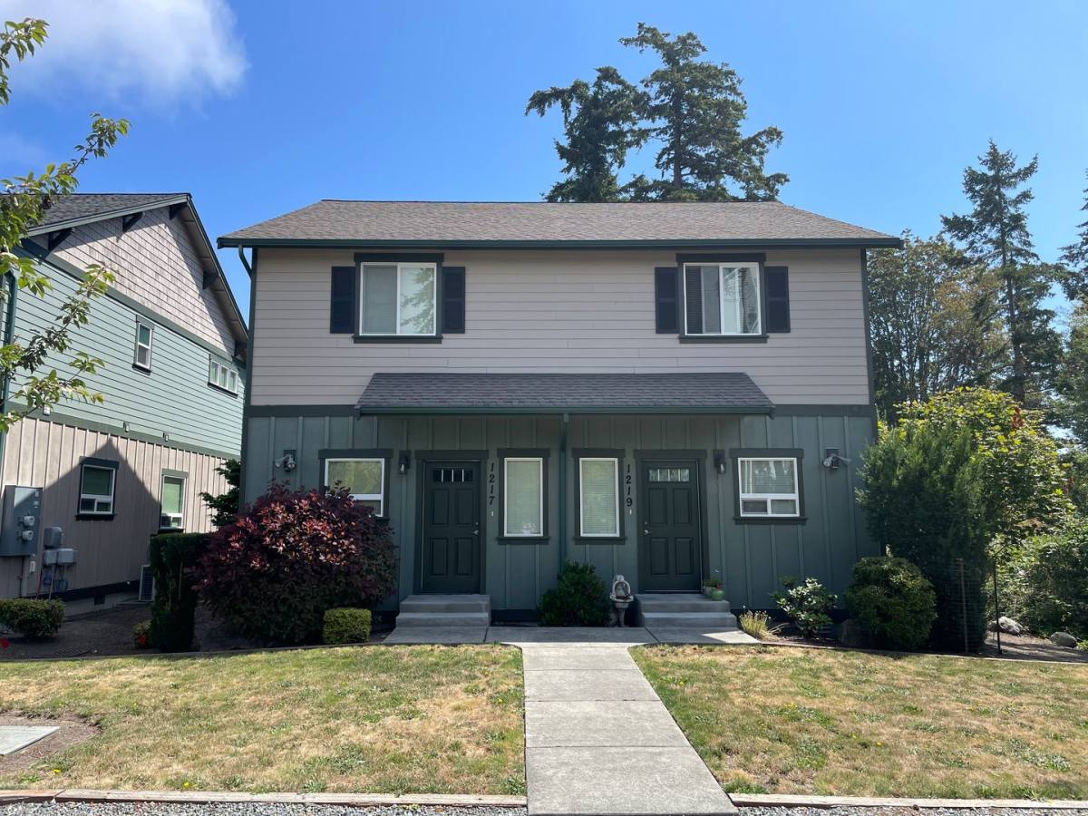 Apartment for rent at 1211 - 1219 H Ave, Anacortes, WA 98221