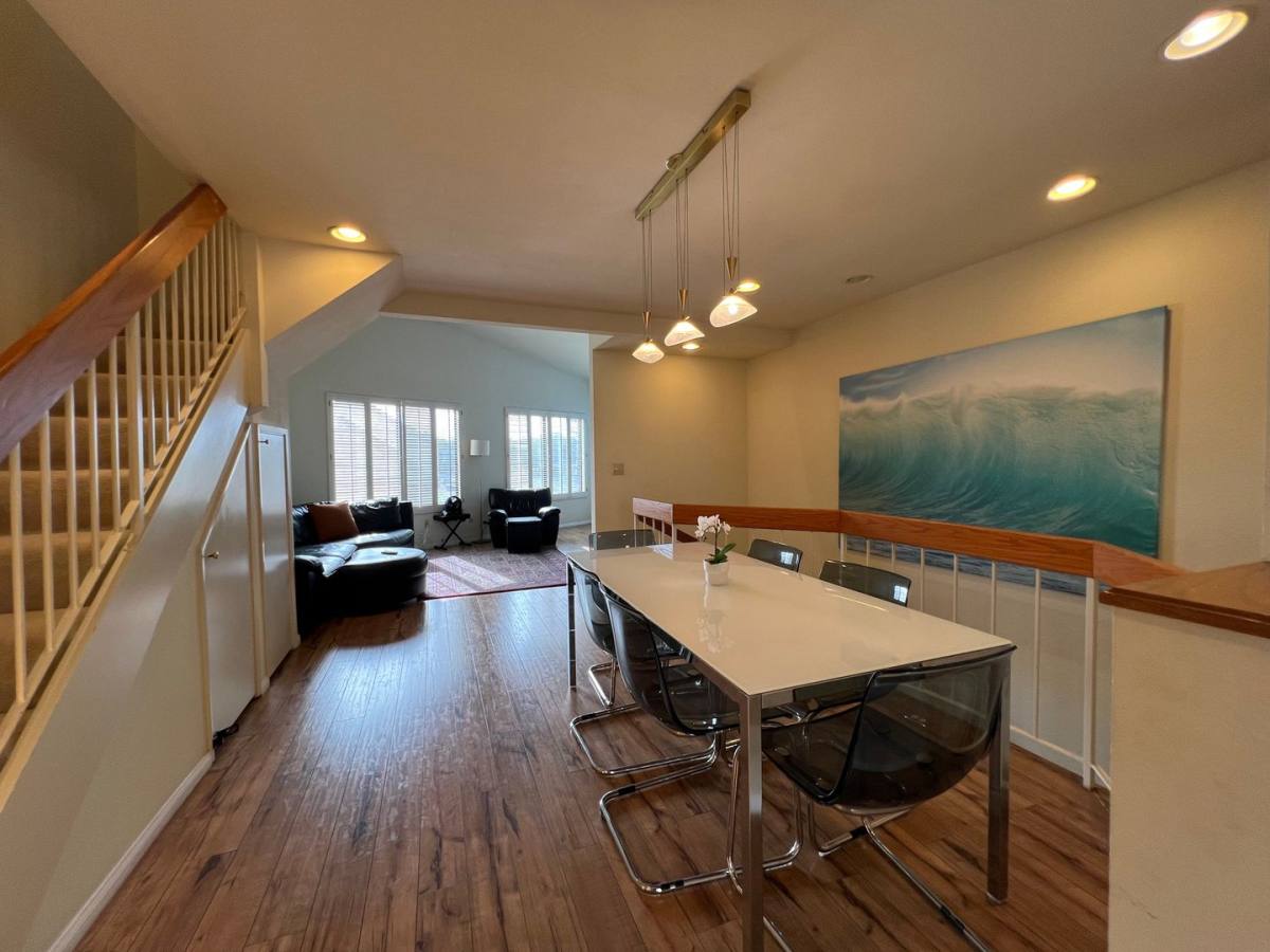 Townhouse for rent at 1121 Eureka St, San Diego, CA 92110