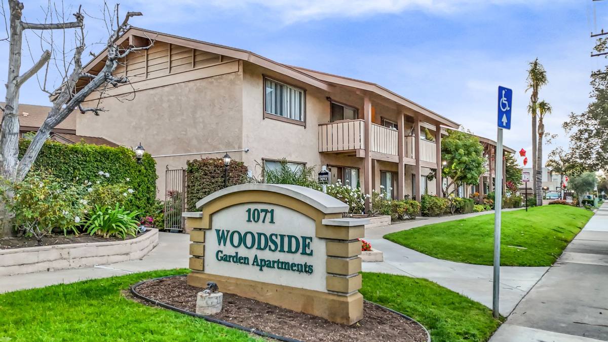 Apartment for rent at 1071 Walnut Ave, Tustin, CA 92780