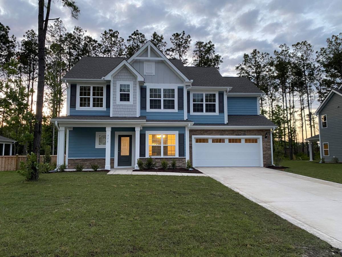 House for rent at 371 W Goldeneye Lane, Sneads Ferry, NC 28460