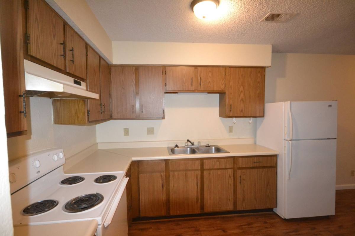 Apartment for rent at 915 W College, Bolivar, MO 65613