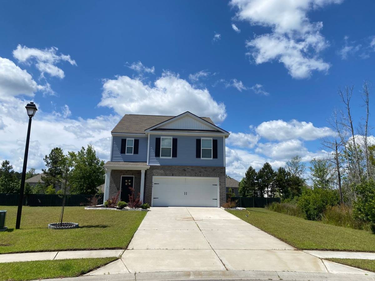 House for rent at 652 Hogan Dr, Richmond Hill, GA 31324