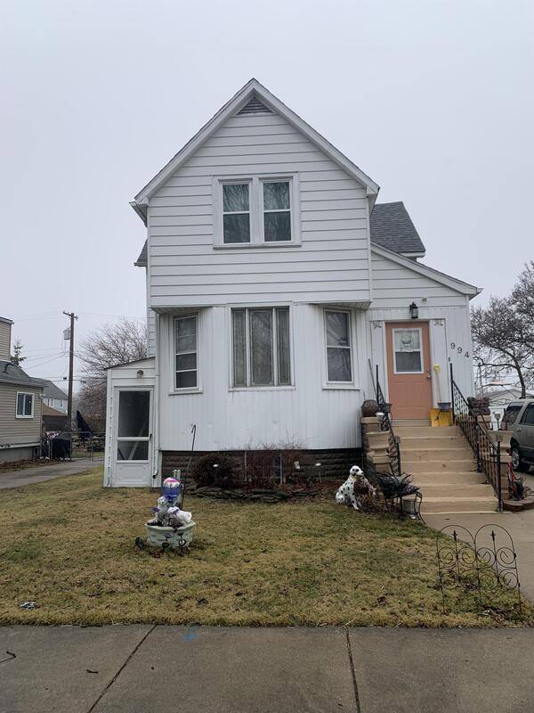 Apartment for rent at 994 Elm St #2, Wyandotte, MI 48192
